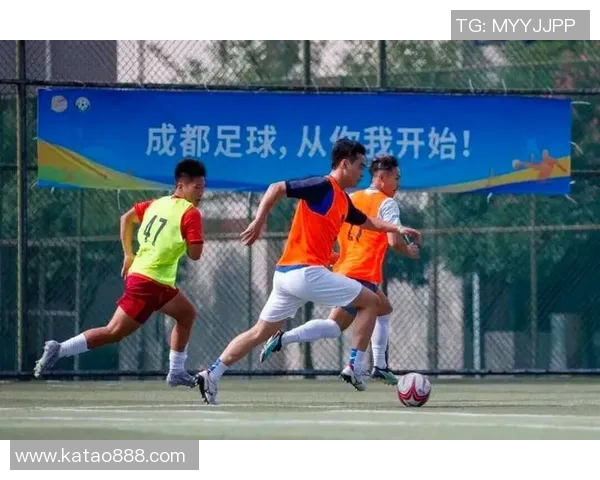 全运会回顾：成都足球队在比赛中的战术意识与团队配合分析